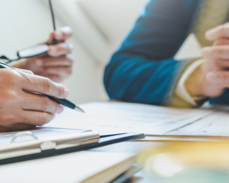 Conveyancer vs Solicitor: Who to Choose!